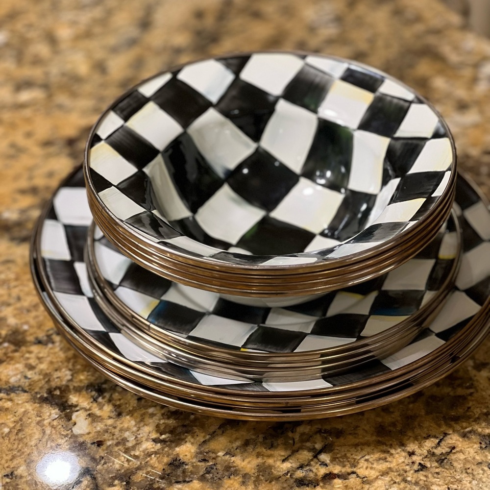 Elegant Checkered Dinnerware Set in Black and White